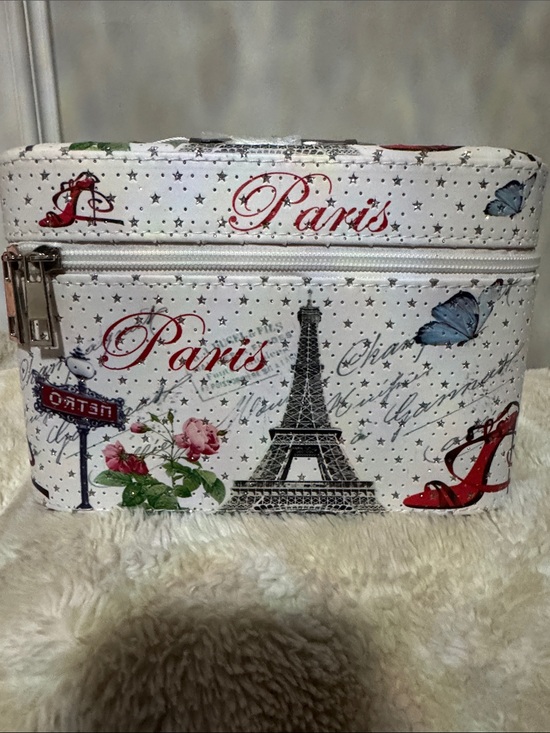 Blush Crush Handbags - Paris Eiffel Tower Cosmetic Train Case in White 8" Wide x 5 1/2" Tall x 4” Deep